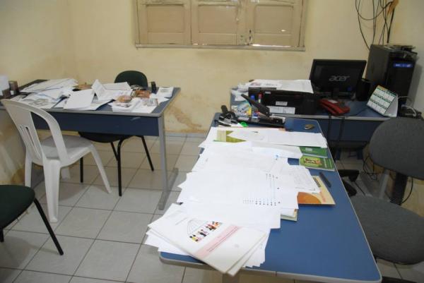 Documentos da Secretaria de Assistência Social são alvo de vândalos em Barão de Grajaú.(Imagem:Assessoria de Comunicação)