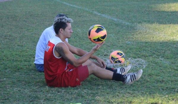 Afastado dos campo, Thiago Marabá intensifica preparação física no River-PI.(Imagem:Daniel Cunha)