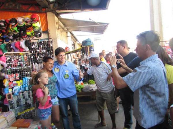 Enéas Maia visita Mercado Público em Floriano.(Imagem:Jaquelina Nascimento)