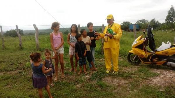 Projeto Amarelinho distribui alimentos e roupas a moradores da zona rural de Floriano.(Imagem:FlorianoNews)