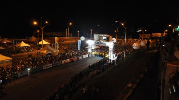 Largada oficial do 5º GP Teresina Corrida de Rua.(Imagem:Renan Morais/GLOBOESPORTE.COM)