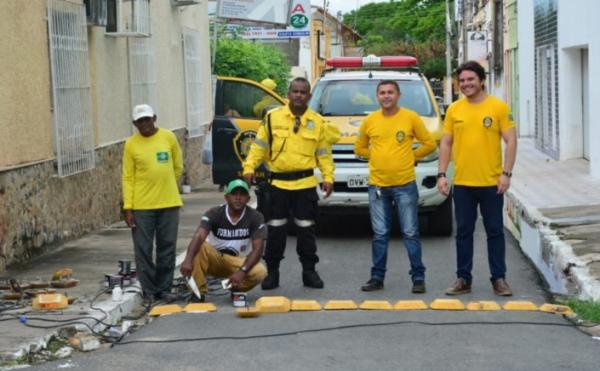 Sutran implanta redutores de velocidade em cruzamentos da Fauzer Bucar(Imagem:Secom)