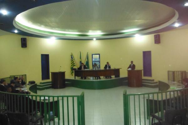 Câmara Municipal de Floriano realiza última sessão da quinzena.(Imagem:FlorianoNews)
