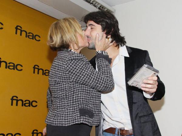Susana Vieira ganha beijo do Sandro Pedroso.(Imagem:Divulgação)