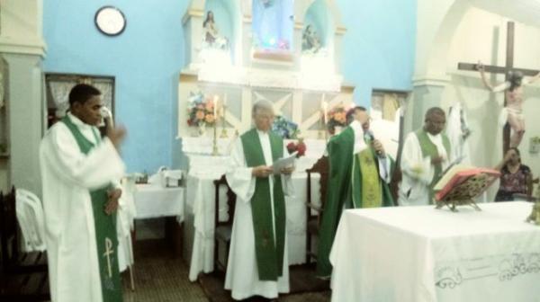 Padre Luiz de França é empossado na Paróquia de Nossa Senhora de Nazaré.(Imagem:FlorianoNews)