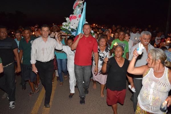 Gilberto Júnior participa da procissão de Nossa Senhora da Guia.(Imagem:Waldemir Miranda)