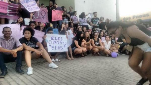 Protesto contra Bolsonaro reúne manifestantes em Floriano (Imagem:Reprodução/Whats App)