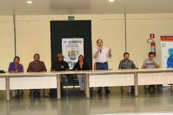 Encontro realizado em Floriano discute ações da agricultura familiar.(Imagem:SECOM)