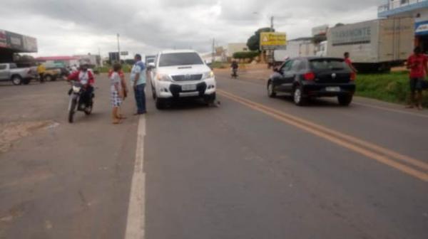 Colisão entre carro e motocicleta deixa condutor com ferimentos leves em Floriano.(Imagem:FlorianoNews)