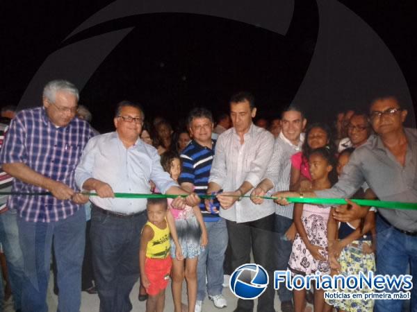 Gustavo Neiva participa da inauguração da ponte no bairro Taboca.(Imagem:FlorianoNews)