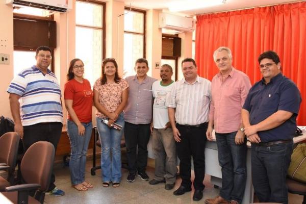 Parceiros do Curso de Rádio e TV de Floriano são avaliados por instituição suíça que mantém projeto.(Imagem:SECOM)