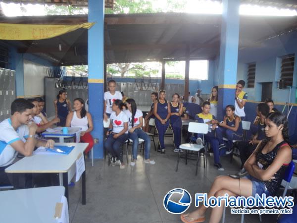 Reunião sobre eleição do Grêmio Estudantil é realizada na escola Djalma Nunes.(Imagem:FlorianoNews)
