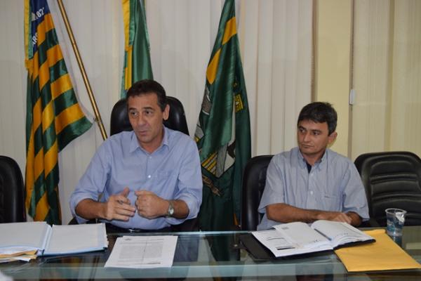 Prefeitura e Acrimep se reúnem para organizar a 45º Exposição Feira Agropecuária de Floriano.(Imagem:Secom)