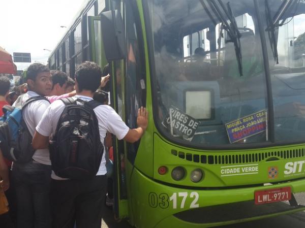 Reajuste de 10% será para a passagem inteira na capital.(Imagem:Marco Freitas/G1)