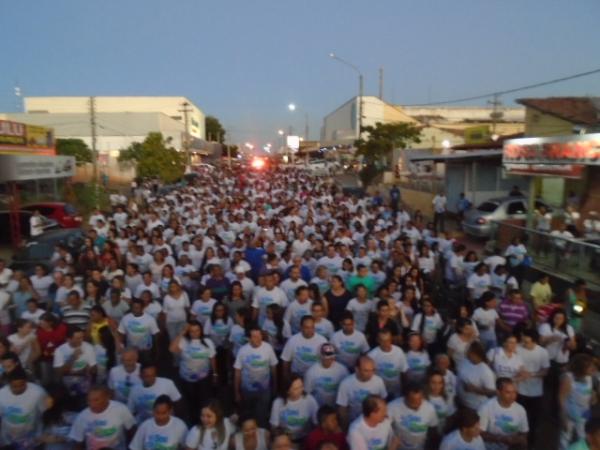 Caminhada pela Paz leva centenas de pessoas às ruas de Floriano.(Imagem:FlorianoNews)