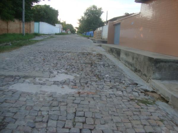 Amarelinho fazendo seu giro a Pé pelas ruas de Floriano(Imagem:redaçao)