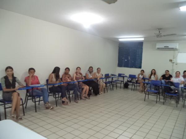 Acadêmicos do curso de Pedagogia da UESPI participam de palestra em Floriano.(Imagem:FlorianoNews)