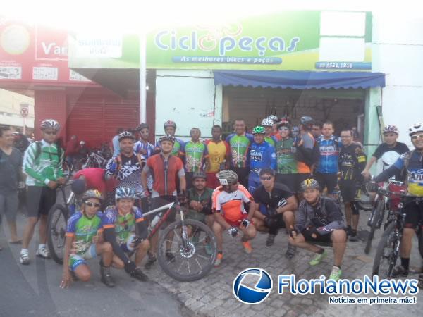 Ciclistas participaram de passeio ciclístico promovido pelo Floriano Bike Clube.(Imagem:FlorianoNews)