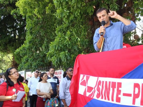 Presidente do Sinpoljuspi falou sobre recuo do governo em reajuste.(Imagem:Catarina Costa/G1 PI)