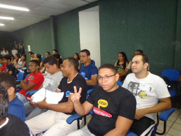 UESPI promoveu palestra em homenagem ao Dia do Administrador.(Imagem:FlorianoNews)