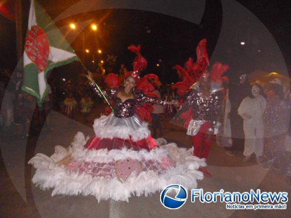 Com homenagem às mães, Arrocha Um Aperta o Outro é eleita campeã do Carnaval 2015.(Imagem:FlorianoNews)