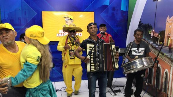 Calouros do Projeto Amarelinho se apresentam em programa da TV Tropical de Barão de Grajaú. (Imagem:FlorianoNews)
