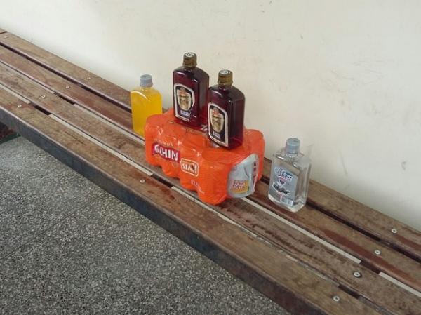 Bebidas foram encontradas em mochilas.(Imagem:Sinpoljuspi)