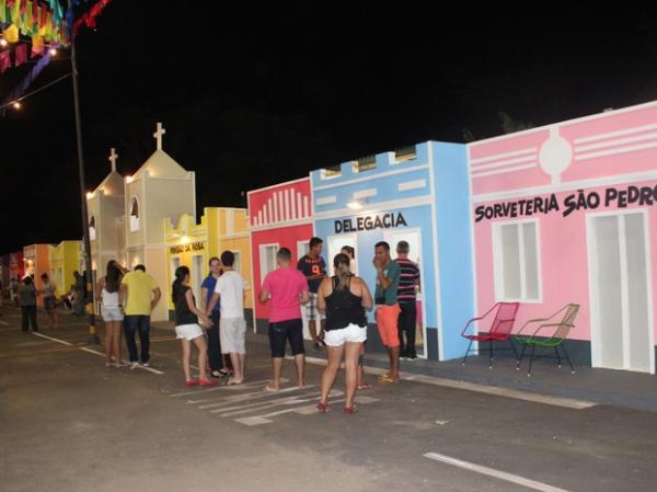 Vila montada no evento encantou o público na primeira noite.(Imagem:Gustavo Almeida/G1)