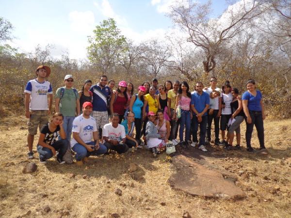 Alunos do Colégio Estadual participaram da 3ª Trilha Ecológica.(Imagem:FlorianoNews)