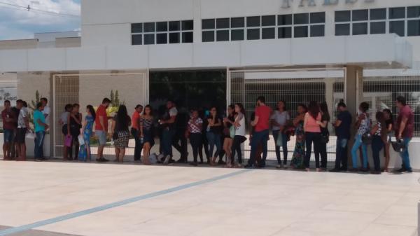 Em Floriano, candidatos ao Enem movimentam locais de prova.(Imagem:FlorianoNews)