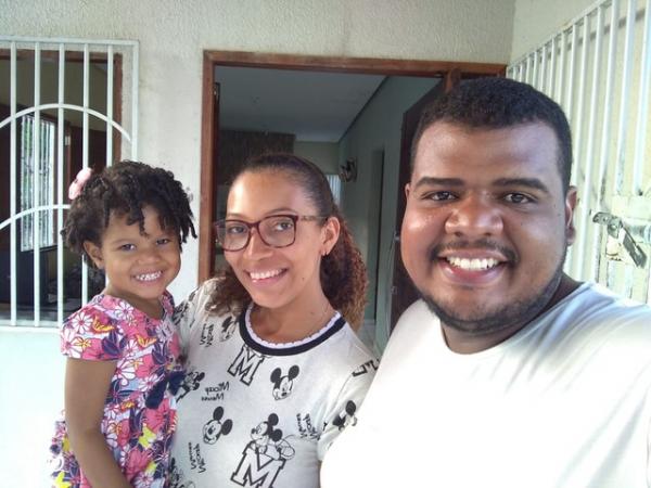 Maria Alice e os pais em Floriano, no Piauí.(Imagem:Arquivo Pessoal/Victor Mariano)