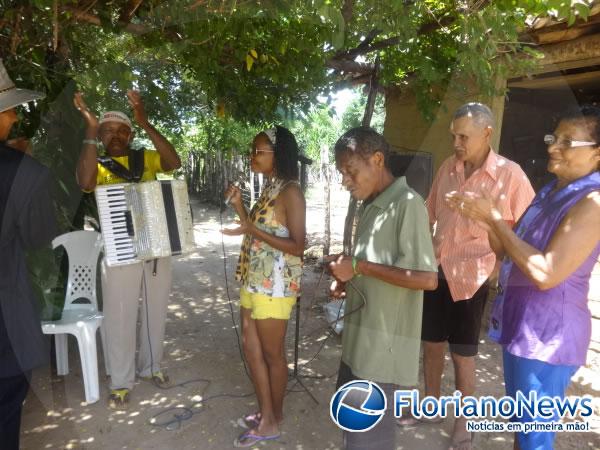 Atores da ?Paixão de Cristo? participaram de almoço na localidade Morrinhos.(Imagem:FlorianoNews)