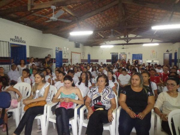  Centro de Ensino Médio Aristides Lobão inaugurou sala de informática.(Imagem:FlorianoNews)