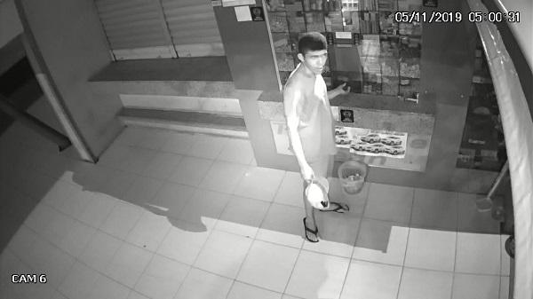 Ladrão quebra vidros e tenta furtar tabacaria no prédio da Sertã em Floriano.(Imagem:Divulgação)