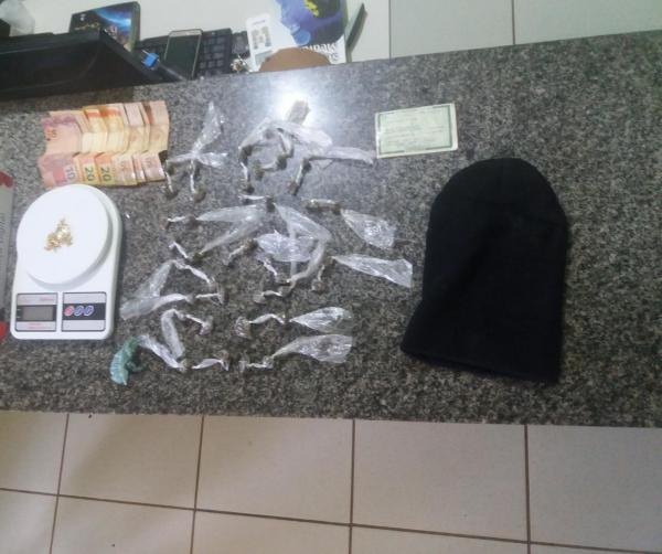 Objetos encontrados na casa do acusado(Imagem:Divulgação/Polícia Militar)