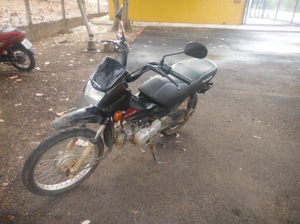 PRF encontrou moto abandonada às margens da BR-230 em Floriano.(Imagem:FlorianoNews)