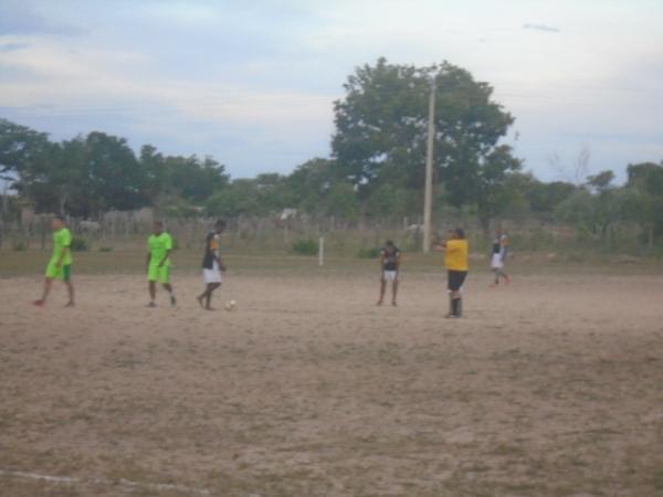 Semifinal do campeonato interiorano é realizada na localidade L-3.(Imagem:FlorianoNews)