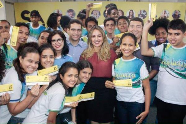 Mais de seis mil alunos são beneficiados com Cheque Livro.(Imagem:Cidadeverde.com)