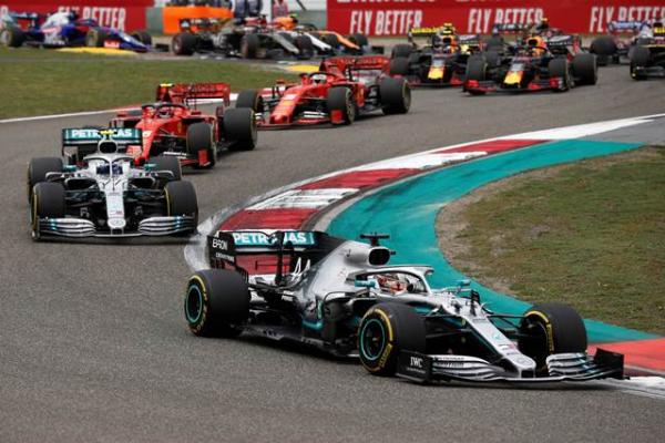 Na China, Hamilton supera companheiro e vence GP número mil da Fórmula 1.(Imagem:Divulgação)