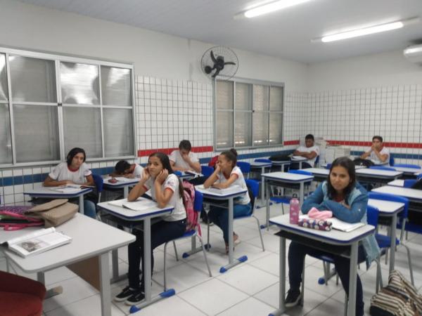 Projeto Amarelinho dá início ao cronograma de visitas às escolas para festival estudantil.(Imagem:FlorianoNews)