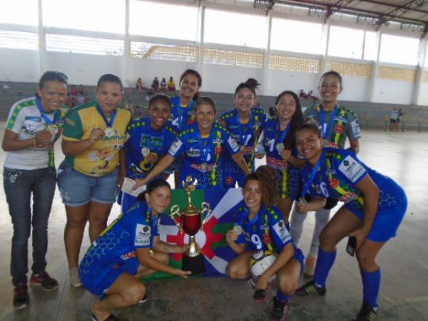 Time das Abelhas Rainhas (Imagem:FlorianoNews)