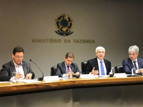 Governo cancela gastos públicos e corta benefícios ao exportador para viabilizar diesel mais barato.(Imagem:G1.com)