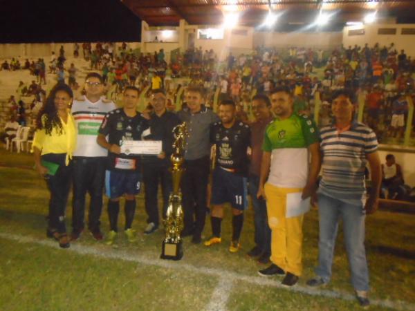 Real Madrid vence final do Campeonato Florianense de Futebol 2017.(Imagem:FlorianoNews)