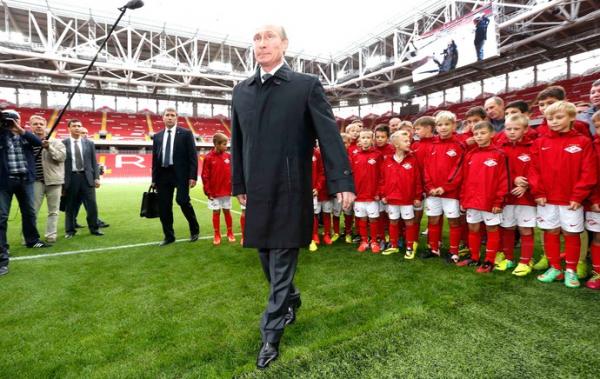 Vladimir Putin inaugura Arena Otkrytie, em Moscou.(Imagem:Agência Reuters)