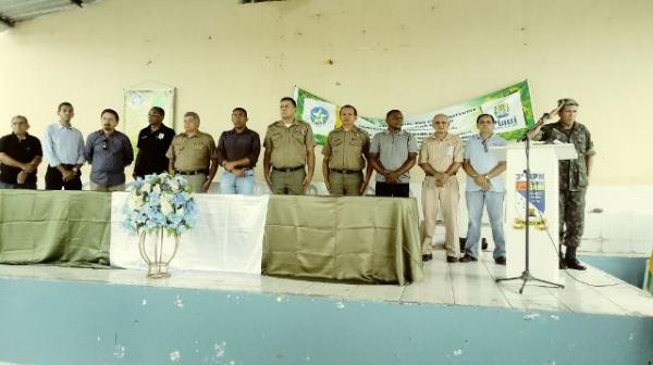 Polícia Militar realiza aula inaugural do Pelotão Combatentes Mirins em Floriano.(Imagem:FlorianoNews)