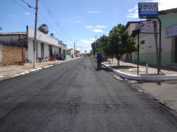 Av. João Luis Ferreira recebe pavimentação asfáltica.(Imagem:FlorianoNews)