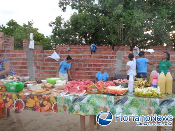 Café partilhado nas primeiras edificações da igreja.(Imagem:FlorianoNews)