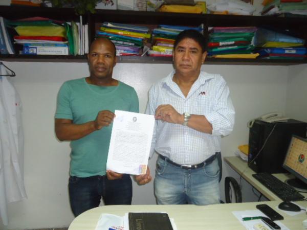 Maurício Nonato recebe procuração que lhe confere plena responsabilidade sobre o Cori-Sabbá.(Imagem:FlorianoNews)
