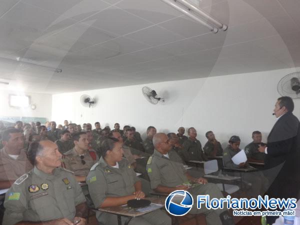 Coronel Sá Júnior ministrou palestra sobre Comunicação Social no 3º BPM de Floriano.(Imagem:FlorianoNews)