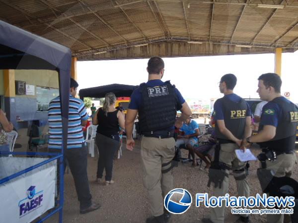 Polícia Rodoviária Federal realizou campanha educativa em Floriano.(Imagem:FlorianoNews)